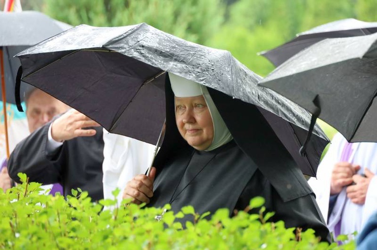 Pogrzeb ks. Ludwika Sosnowskiego, wieloletniego proboszcza świdnickiej parafii