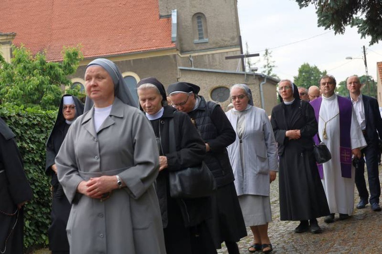 Pogrzeb ks. Ludwika Sosnowskiego, wieloletniego proboszcza świdnickiej parafii