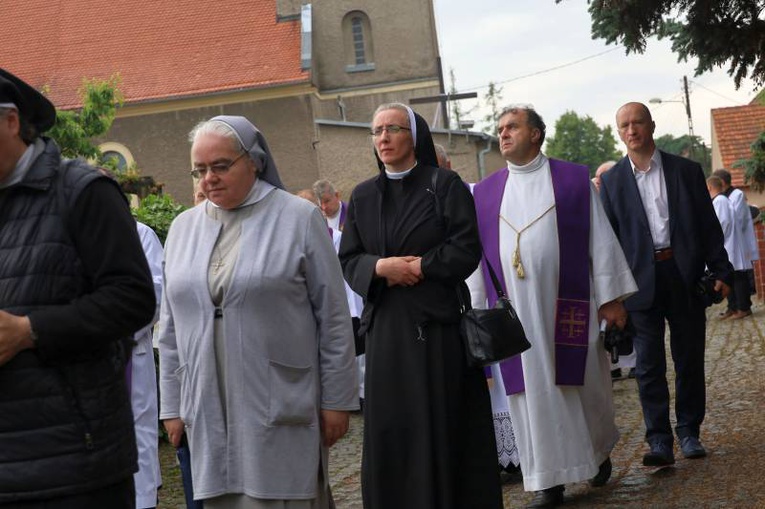 Pogrzeb ks. Ludwika Sosnowskiego, wieloletniego proboszcza świdnickiej parafii