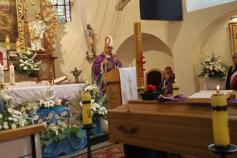 Pogrzeb ks. Ludwika Sosnowskiego, wieloletniego proboszcza świdnickiej parafii