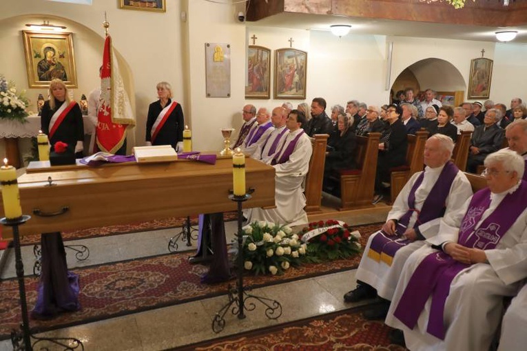 Pogrzeb ks. Ludwika Sosnowskiego, wieloletniego proboszcza świdnickiej parafii