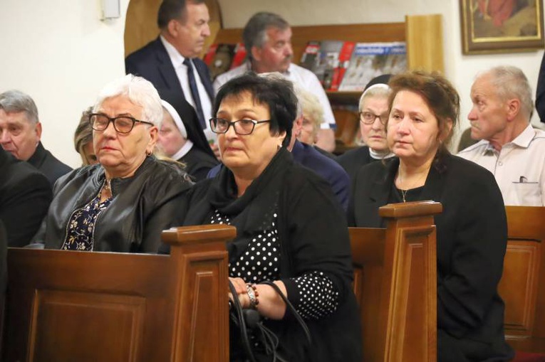Pogrzeb ks. Ludwika Sosnowskiego, wieloletniego proboszcza świdnickiej parafii