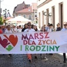 Marsz dla Życia i Rodziny wyruszył z żywieckiego Rynku...