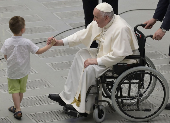 Papież: Co się dzieje z ludzkością, która w jednym stuleciu miała trzy wojny światowe? 