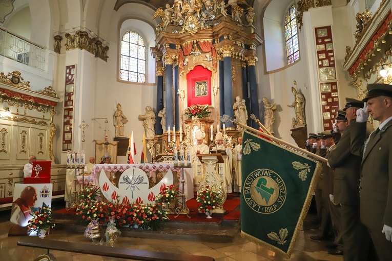 Pielgrzymka leśników do Rokitna