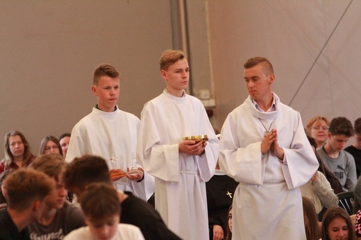 Zabawa. Pielgrzymka bierzmowanych