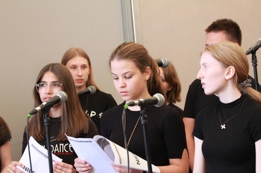 Zabawa. Pielgrzymka bierzmowanych