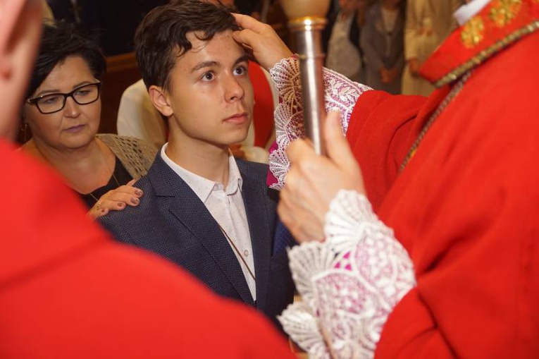 Ząbkowice Śl. Bierzmowanie u św. Anny