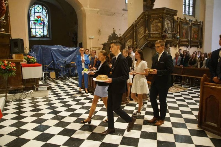 Ząbkowice Śl. Bierzmowanie u św. Anny