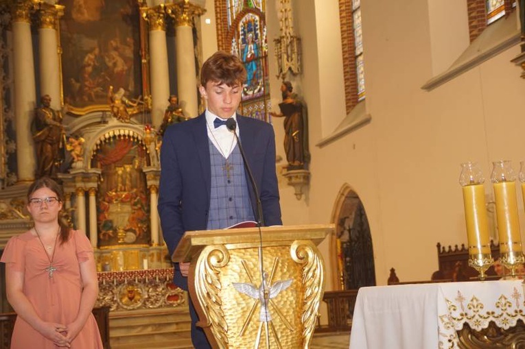 Ząbkowice Śl. Bierzmowanie u św. Anny