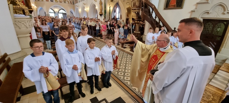 Ciężkowice. Błogosławieństwo nowych mnistrantów