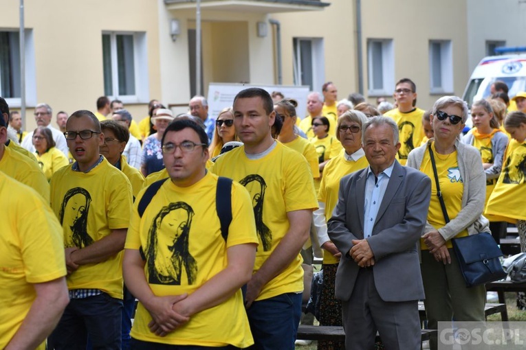 Pielgrzymka chorych, niepełnosprawnych i służby zdrowia do Rokitna