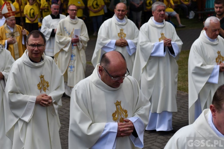 Pielgrzymka chorych, niepełnosprawnych i służby zdrowia do Rokitna