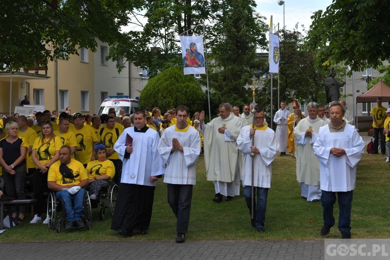 Pielgrzymka chorych, niepełnosprawnych i służby zdrowia do Rokitna