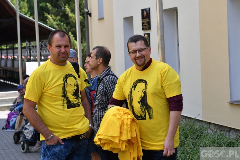 Pielgrzymka chorych, niepełnosprawnych i służby zdrowia do Rokitna