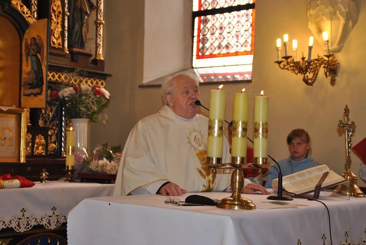 Ks. Władysław Janicki na zdjęciach przyjaciół