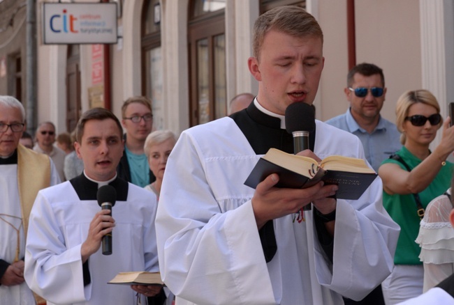 Procesja Bożego Ciała w centrum Radomia