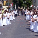 Procesja Bożego Ciała w centrum Radomia