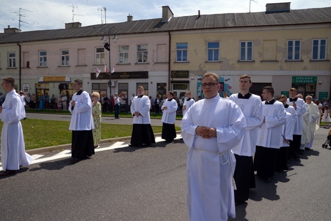 Procesja Bożego Ciała w centrum Radomia