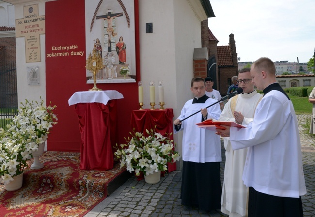 Procesja Bożego Ciała w centrum Radomia