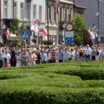 Procesja Bożego Ciała w centrum Radomia