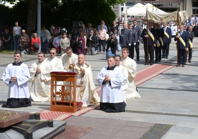 Procesja Bożego Ciała w centrum Radomia