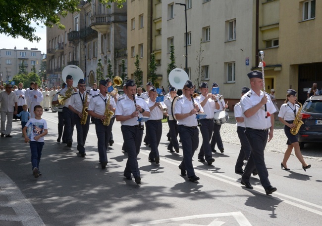 Procesja Bożego Ciała w centrum Radomia