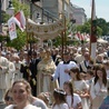 Procesja na ul. Żeromskiego w Radomiu.