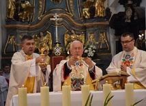 Eucharystii przewodniczył ordynariusz łowicki.