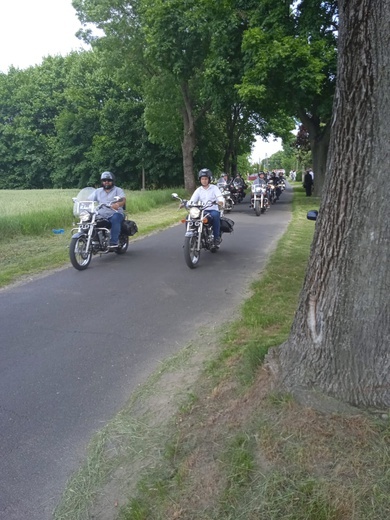 Motocyklowa procesja w Bąkowicach