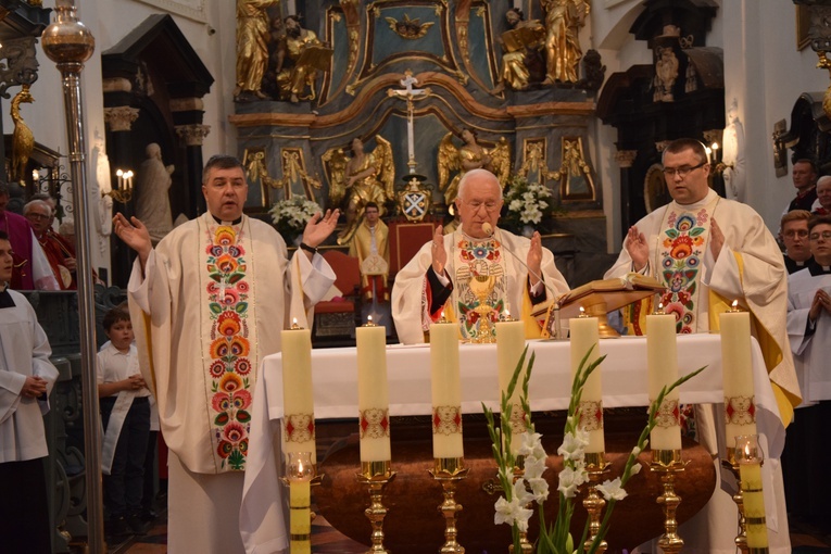 Boże Ciało w Łowiczu. Eucharystia.