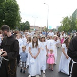 Procesja z parafii pw. św. Antoniego do parafii pw. Odkupiciela Świata