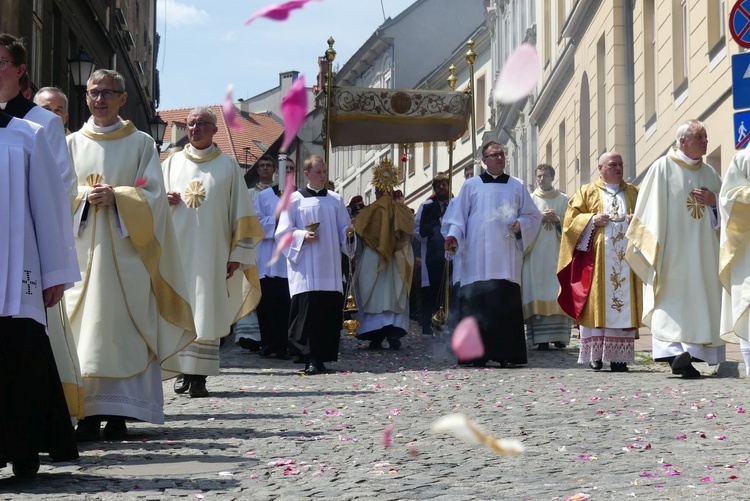 Procesja Bożego Ciała z katedry św. Mikołaja w Bielsku do Białej - 2022