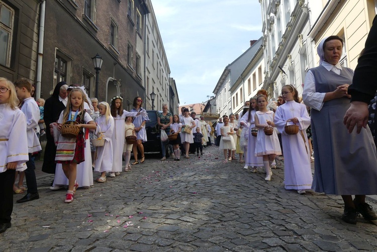 Procesja Bożego Ciała z katedry św. Mikołaja w Bielsku do Białej - 2022