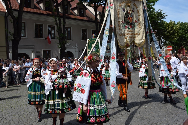 Boże Ciało w Łowiczu. Procesja.