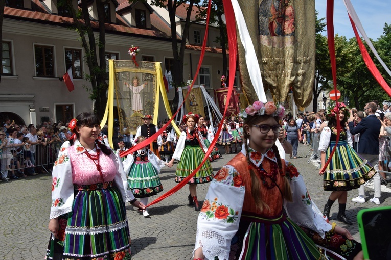 Boże Ciało w Łowiczu. Procesja.