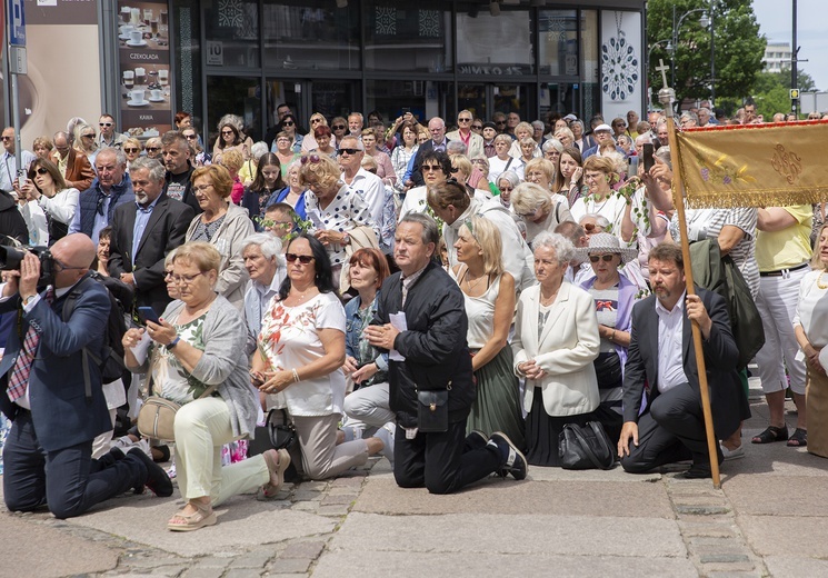 Procesja Bożego Ciała w Kołobrzegu, cz. 2