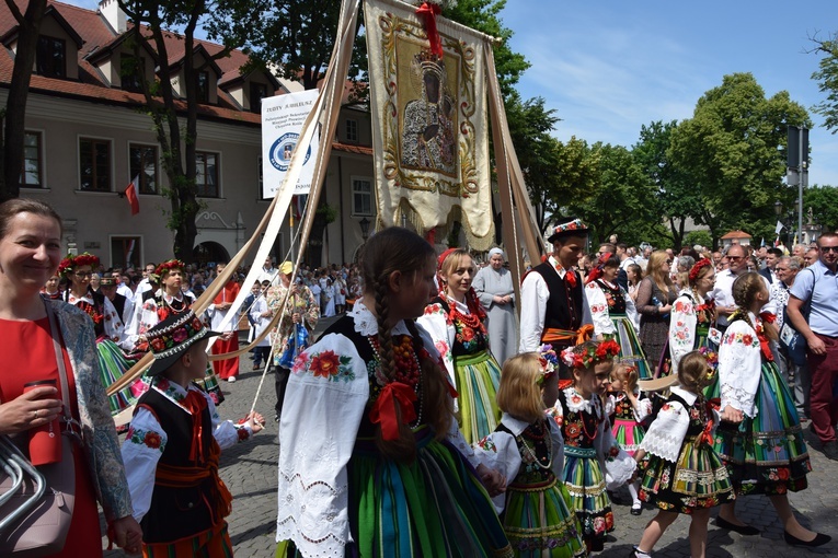 Boże Ciało w Łowiczu. Procesja.