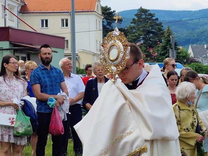 Boże Ciało w parafii Wniebowzięcia NMP w Bielawie