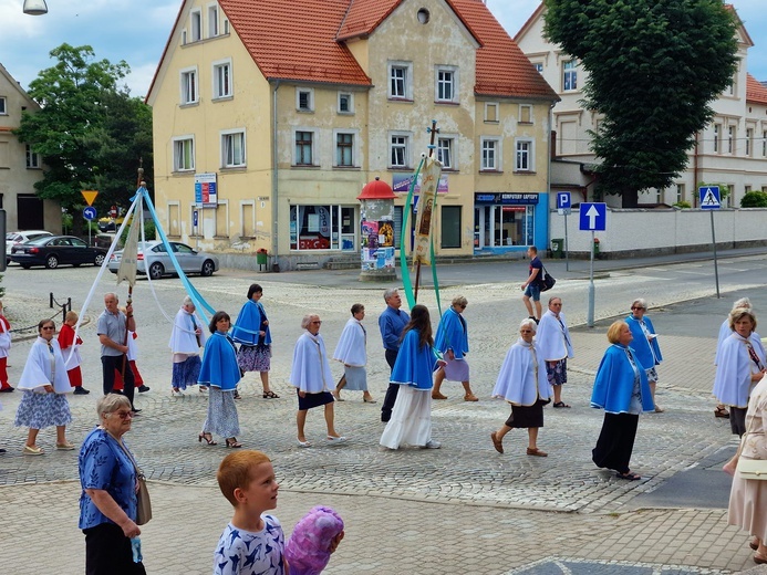 Boże Ciało w parafii Wniebowzięcia NMP w Bielawie