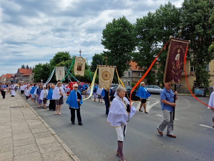 Boże Ciało w parafii Wniebowzięcia NMP w Bielawie