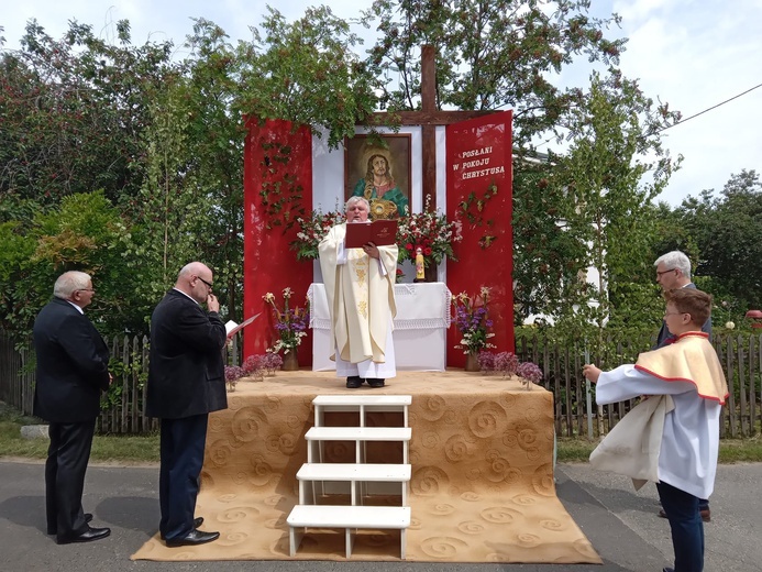 Boże Ciało u MB Częstochowskiej w Świebodzicach