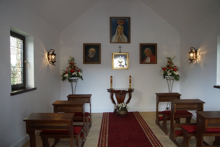 Procesja eucharystyczna w Kudowie-Zdroju z bp. Adamem Bałabuchem