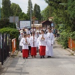 Procesja eucharystyczna w Kudowie-Zdroju z bp. Adamem Bałabuchem