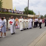 Procesja eucharystyczna w Kudowie-Zdroju z bp. Adamem Bałabuchem