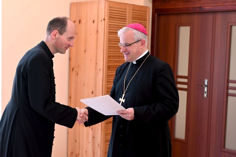 Wręczenie dekretów wikariuszom