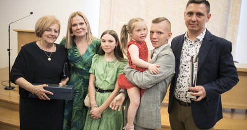 W sanktuarium Bożego Miłosierdzia w Łagiewnikach odbyła się gala wręczenia nagrody "Przyjaciel życia".
