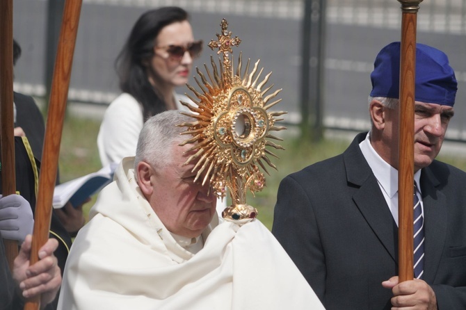 Pan Jezus na kwietnych dywanach. Boże Ciało na Kamionku