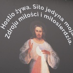 Pan Jezus na kwietnych dywanach. Boże Ciało na Kamionku