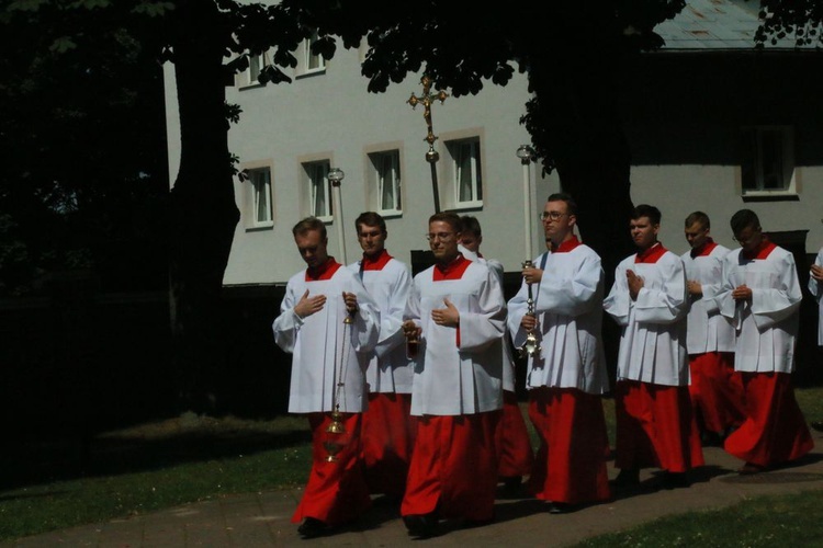 Służba liturgiczna u Matki Bożej